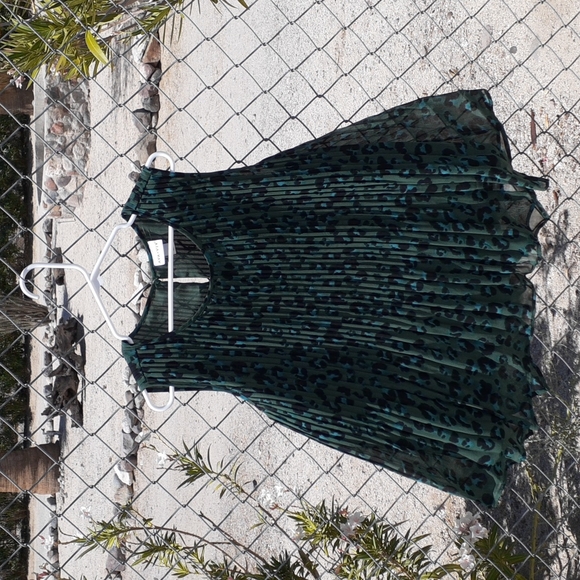 Ava & Viv Tops - NWT Ava & Viv Green Animal Print Sleeveless Ruffle Top, Size 1X